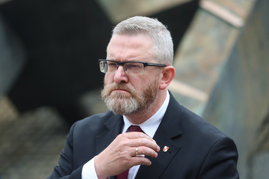 Partia Grzegorza Brauna weszłaby do Sejmu - wynika z najnowszego sondażu IBRiS (Zdjęcie poglądowe) /Michał Meissner /PAP