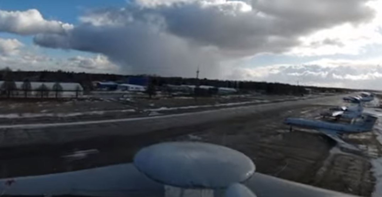 Partyzanci upokorzyli Rosjan. Jest nagranie z lotniska na Białorusi