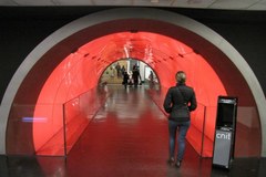 Paryskie metro - podstawa komunikacji i wielka sala koncertowa 