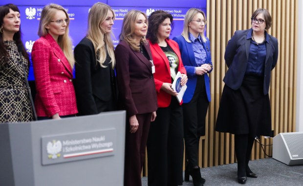 Parytety i feminatywy w ustawie. Resort ogłasza plany