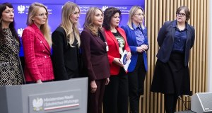 Parytety i feminatywy w ustawie. Resort ogłasza plany