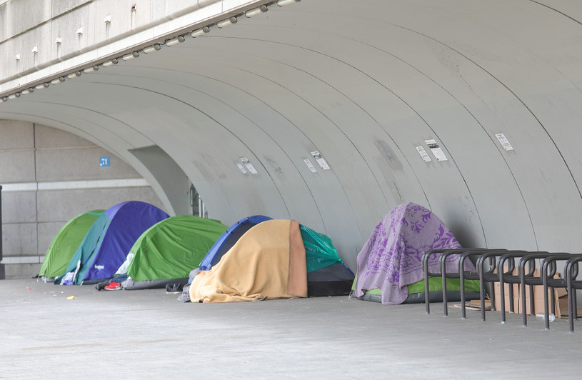 Paryż. Namioty bezdomnych. Zdj. ilustracyjne /123RF/PICSEL