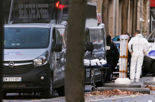 Paryż po serii zamachów /JULIEN WARNAND /PAP/EPA
