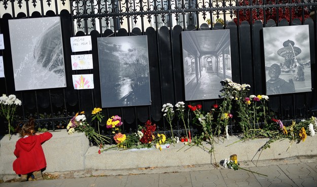 Paryż pogrążony w żałobie /VASSIL DONEV /PAP/EPA