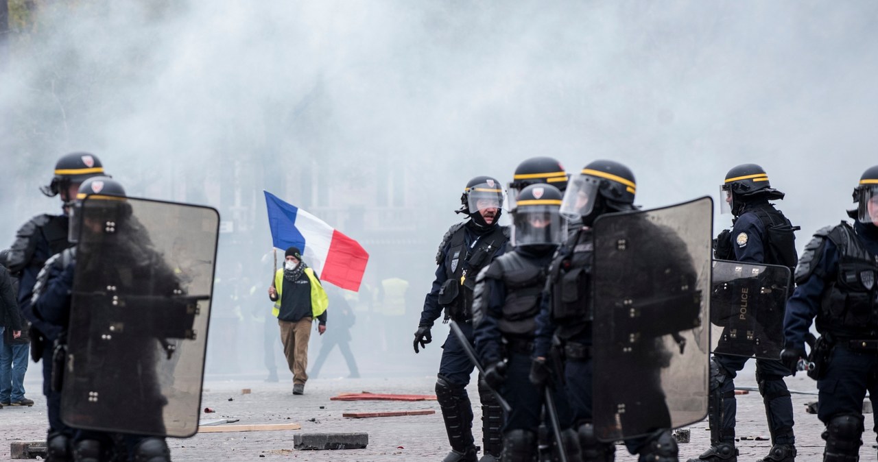 Paryż: Protest "żółtych kamizelek" i starcia z policją