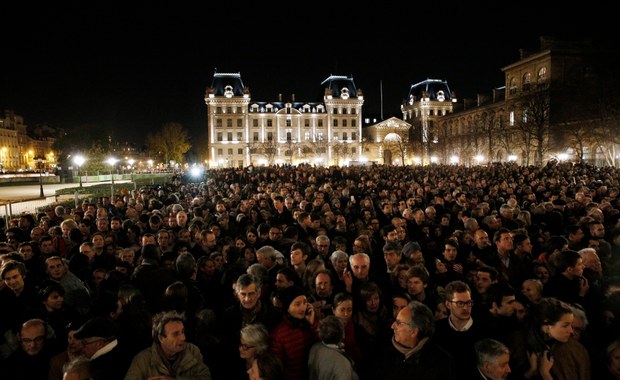 Paryż sparaliżowany fałszywymi alarmami 