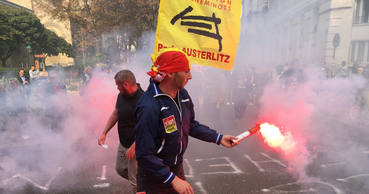 Paryż: Spektakularne protesty przeciwko Macronowi