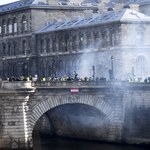 Paryż: Starcia policji z członkami "żółtych kamizelek"