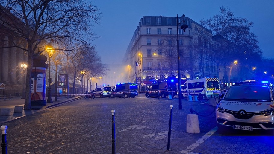 O włos od ataku terrorystycznego w Paryżu. Zamachowiec chciał podłożyć bombę