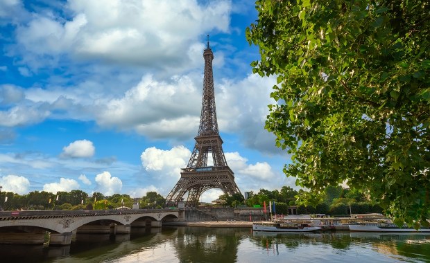 Paryż zburzy Wieżę Eiffla w przyszłym roku? W sieci zawrzało