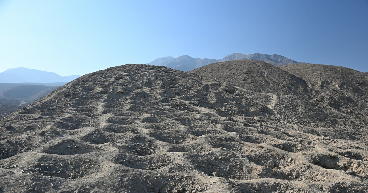 Pas otworów ma długość 1,5 kilometra /Charles Stanish/University of Sydney /East News