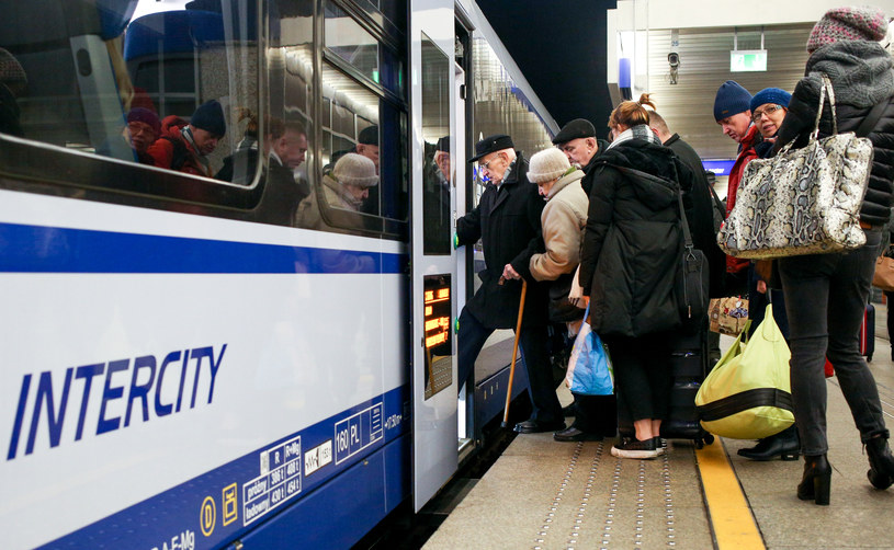 Pasażerów czeka kolejna podwyżka w PKP Intercity. Poprzednio ceny biletów wzrosły w styczniu zeszłego roku /Michal Dyjuk /Agencja FORUM