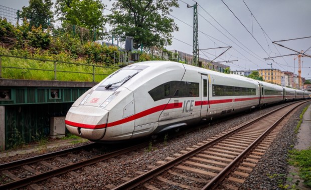 Pasażerów wyproszono z pociągu, bo był zbyt brudny