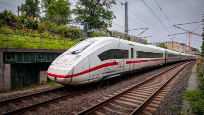 Pasażerów wyproszono z pociągu, bo był zbyt brudny