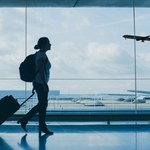 Pasażerowie badani alkomatem na lotnisku. "Operacja bezpieczne lądowanie"
