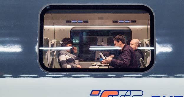 Pasażerowie pierwszej klasy Pendolino otrzymają posiłek w cenie biletu,  fot. Krzysztof Kaniewski /Reporter