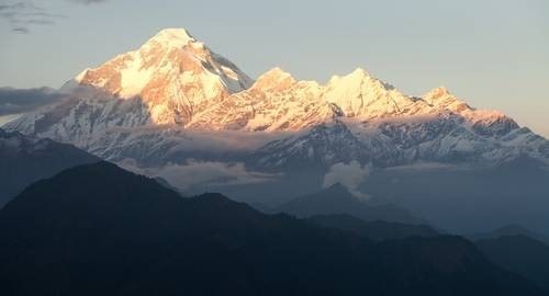 Pasmo górskie w Nepalu, zdj. ilustracyjne /East News