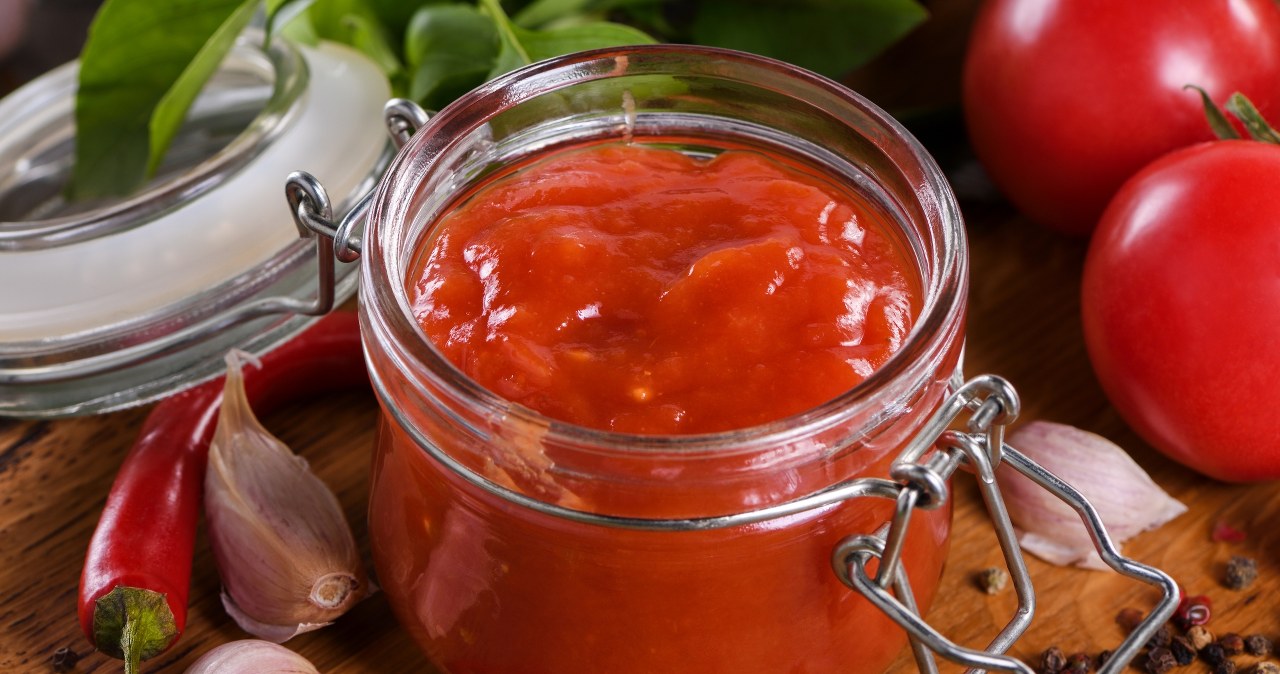 Passata pomidorowa doda zupie gładkiej i kremowej konsystencji /123RF/PICSEL