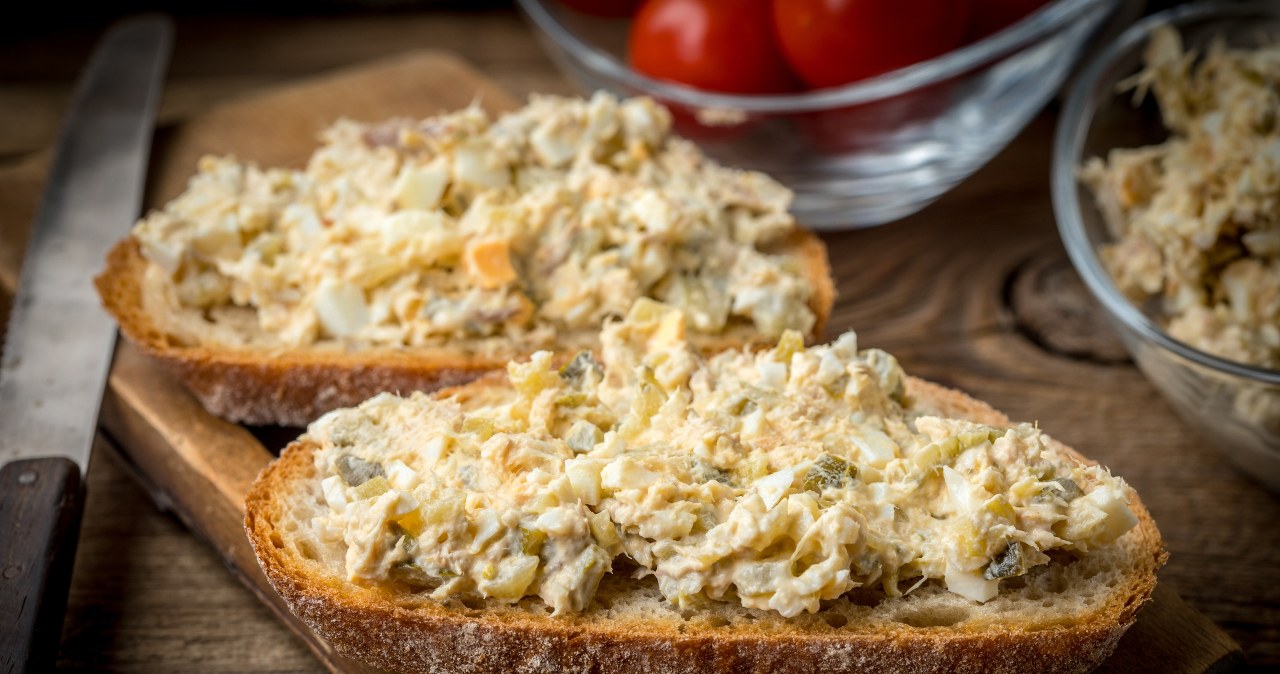 Pasta z sielawy to idealny wybór na pożywne śniadanie. /arfo /123RF/PICSEL