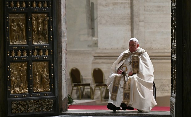 Pasterka w Watykanie. Papież Franciszek: Nadzieja nie umarła, jest żywa