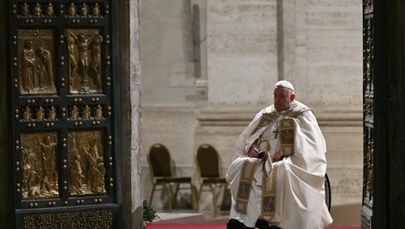 Pasterka w Watykanie. Papież Franciszek: Nadzieja nie umarła, jest żywa