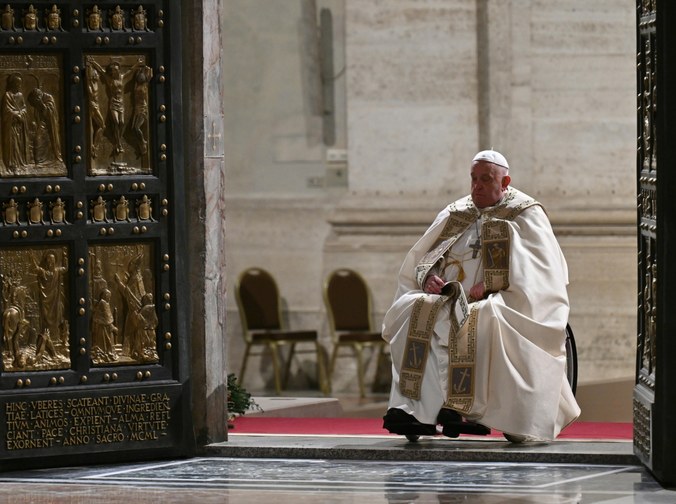 Pasterka w Watykanie. Papież Franciszek: Nadzieja nie umarła, jest żywa