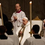 Pasterka w Watykanie: Papież mówi o Betlejem i cytuje Tolkiena
