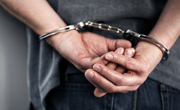 Pastwił się nad żoną, pobił teścia. 34-latek z zarzutami 