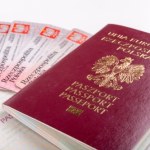Paszport przed wakacjami. Ile kosztuje i czy można wyrobić go online?
