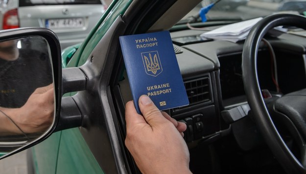 Paszport ukraiński /Wojciech Pacewicz /PAP
