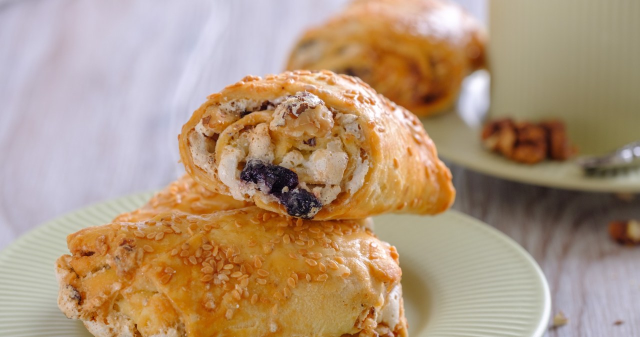 Paszteciki z ciasta francuskiego możesz zrobić z wyprzedzeniem i serwować na zimno /terra73 /123RF/PICSEL