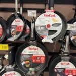 Patelnie Tefal w Auchan mocno potaniały. Niektóre modele są tańsze nawet o 42%