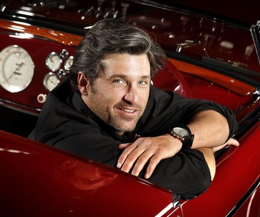 Patrick Dempsey ujawnił, że w 2004 roku brał udział w zdjęciach próbnych do serialu "Dr House" i otrzymał tytułową rolę.

"Dostałem tę rolę, ale... zrezygnowałem. Nie potrafiłem sobie wyobrazić siebie jako złośliwego, uzależnionego od środków przeciwbólowych lekarza, którego nikt nie lubi" - aktor mówił "Tele Tygodniowi".

"Potem tego żałowałem, ale krótko. Pod koniec 2004 roku dostałem równie ciekawą propozycję. Zamiast wrednego narkomana z genialnym umysłem, zagrałem zdolnego i kochliwego, a przy tym zabójczo przystojnego doktora Dereka Shepherda" - dodał.