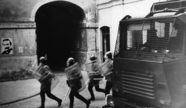 Patrioci w służbie junty