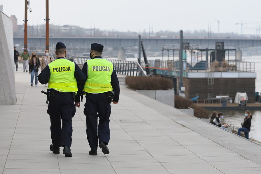 Patrol policji w Warszawie /Paweł Supernak /PAP