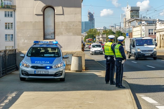 Patrol policji w Warszawie /Shutterstock