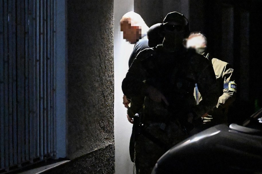 Patryk M. ps. Wielki Bu doprowadzany do Lubelskiego Wydziału Zamiejscowego Departamentu do Spraw Przestępczości Zorganizowanej i Korupcji Prokuratury Krajowej w Lublinie /Wojtek Jargiło /PAP