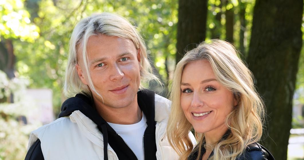 Patryk oświadczy Grażynie, że myśli o ich wspólnej przyszłości /Źródło: AIM