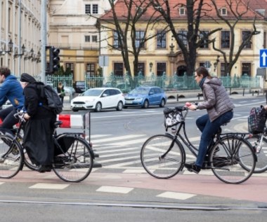 ​"Patrz w lusterka, rowerzyści są wszędzie"