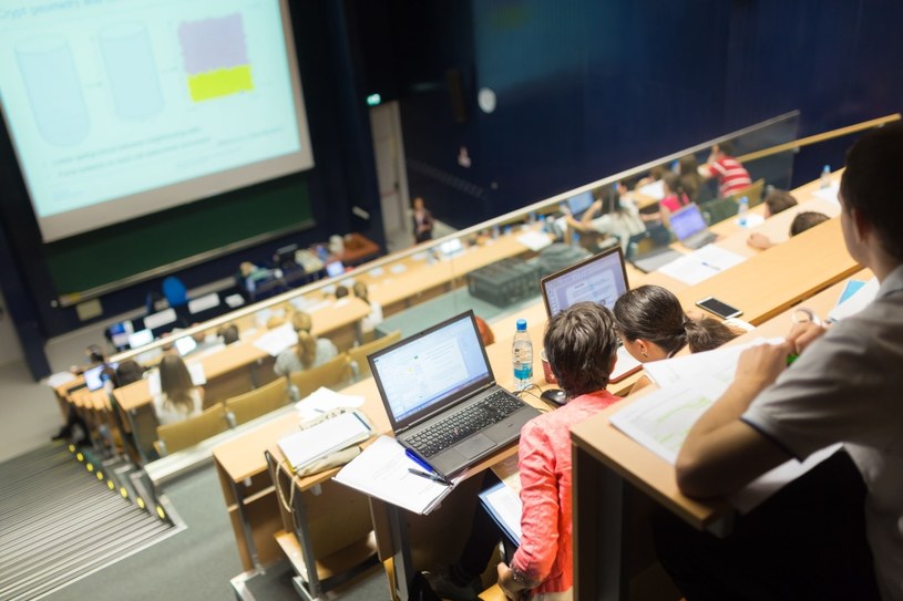 Patrząc na cały system edukacji, to nauczanie na poziomie wyższym ucierpiało na pandemii relatywnie najmniej. /123RF/PICSEL