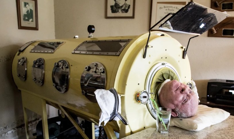 Paul Alexander jest jedną z ostatnich osób żyjących w żelaznym płucu /YouTube