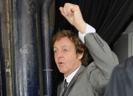 Paul McCartney: "And the winner is..." fot. Francois Durand /Getty Images/Flash Press Media