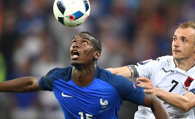 Paul Pogba z fryzurą nawiązującą do Euro 2016. "Dla naszych fanów, jesteśmy razem"