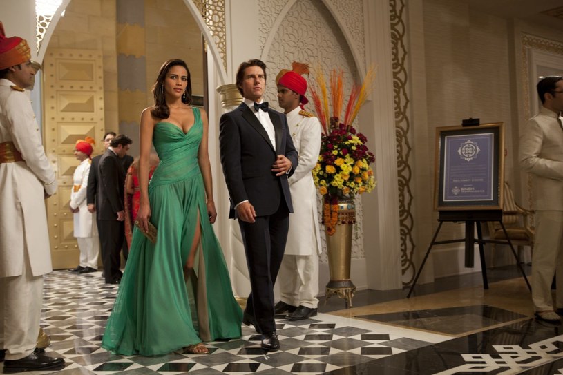 Paula Patton i Tom Cruise w filmie "Mission Impossible: Ghost Protocol" /materiały dystrybutora