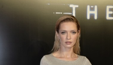 Paulina Gałązka odsłoniła brzuch na premierze!