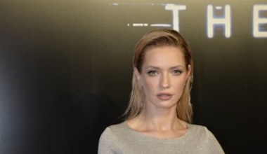 Paulina Gałązka odsłoniła brzuch na premierze!