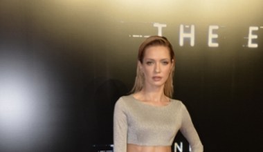 Paulina Gałązka odsłoniła brzuch na premierze!