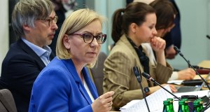 Paulina Hennig-Kloska straci stanowisko? Wiemy, kto zagłosuje "za"
