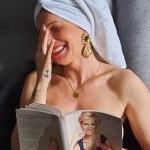 Paulina Smaszcz z synem Franciszkiem koniarsko wkraczają w Nowy Rok. Internauci zarzucają: "To ściema"