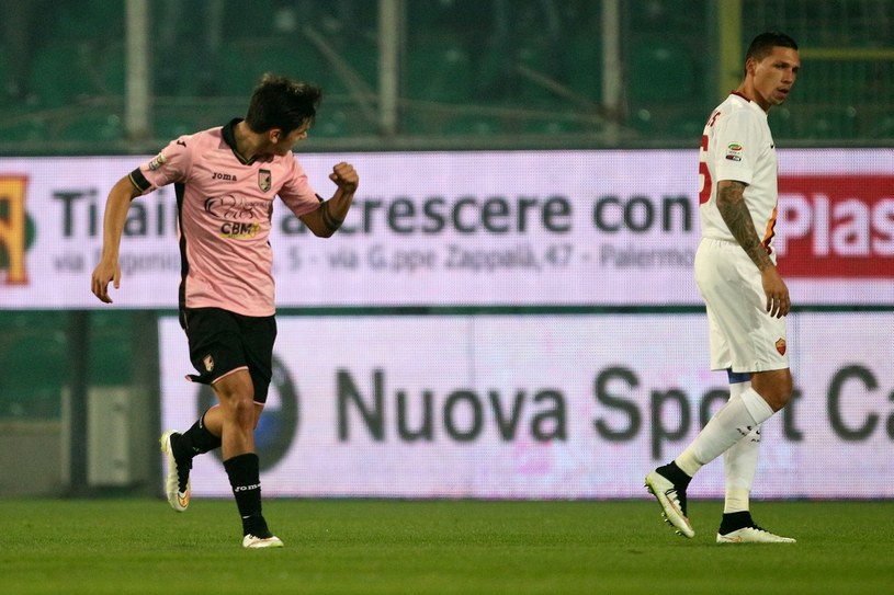 Paulo Dybala (z lewej) cieszy się z gola /AFP